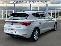 Second-hand Seat Leon Style 150 CP (110 kW) 2025 Alb Berlinǎ