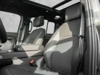 Neu Land Rover Defender HSE Dynamic 349 PS (256 kW) 2026 Woolstone green SUV