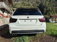 Używany BMW 330 245 KM (180 kW) 2012 Biały Kombi