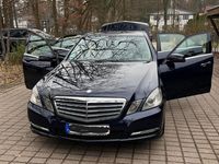 Gebraucht Mercedes E200 136 PS (100 kW) 2012 Blau Limousine