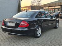 Gebraucht Mercedes E280 Avantgarde 177 PS (130 kW) 2005 Schwarz Limousine