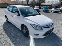Gebraucht Hyundai i30 Classic 90 PS (66 kW) 2012 Weiß Limousine