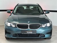 Gebraucht BMW 330e Advantage 292 PS (214 kW) 2020 Blau Kombi