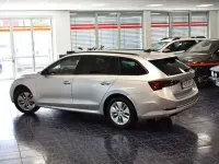 Gebraucht Skoda Octavia Ambition 116 PS (85 kW) 2022 Brilliantsilber Kombi