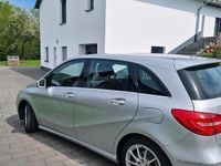 Gebraucht Mercedes B180 122 PS (89 kW) 2012 Silber Van / Kleinbus