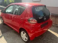 Gebraucht Toyota Aygo 69 PS (50 kW) 2012 Rot Kleinwagen