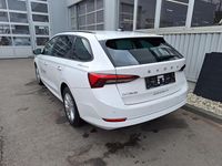 Gebraucht Skoda Octavia Ambition 116 PS (85 kW) 2021 Candyweiss Kombi