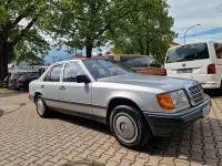 Usata Mercedes E250 90 CV (66 kW) 1986 Grigio Berlina