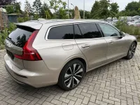 Gebraucht Volvo V60 Plus 197 PS (144 kW) 2022 Grau Kombi