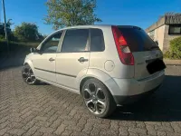 Usata Ford Fiesta 70 CV (51 kW) 2002 Argento Utilitaria