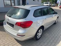 Gebraucht Opel Astra Design Edition 101 PS (74 kW) 2011 Silber Kombi