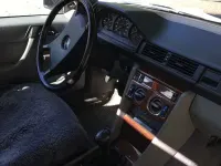 Gebraucht Mercedes 230 136 PS (100 kW) 1986 Blau Limousine