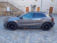 Gebraucht Mercedes GLA200 156 PS (114 kW) 2018 Grau SUV