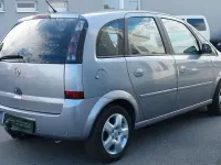 Gebraucht Opel Meriva Innovation 105 PS (77 kW) 2010 Lichtsilber metallic Van / Kleinbus