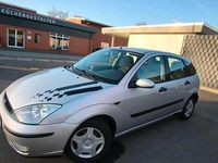 Gebraucht Ford Focus 100 PS (73 kW) 2002 Silber Limousine