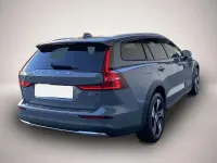Gebraucht Volvo V60 CC Plus 197 PS (144 kW) 2023 Manufacturer Kombi