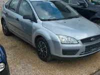 Usata Ford Focus 116 CV (85 kW) 2005 Grigio Berlina