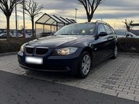Gebraucht BMW 320 163 PS (119 kW) 2007 Blau Kombi