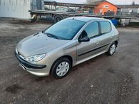 Gebraucht Peugeot 206 75 PS (55 kW) 2004 Silber Limousine