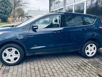 Gebraucht Ford Kuga 150 PS (110 kW) 2018 Blau SUV