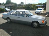 Gebraucht Mercedes E200 1991 Grau Limousine