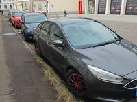 Gebraucht Ford Focus Trend 125 PS (91 kW) 2015 Schwarz Limousine