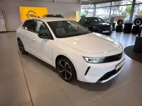 Gebraucht Opel Astra Elegance 131 PS (96 kW) 2023 Jade weiss/arktis weiss Kleinwagen