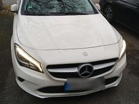 Gebraucht Mercedes CLA180 Shooting Brake 122 PS (89 kW) 2017 Weiß Kombi