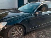 Gebraucht Mercedes E220 170 PS (125 kW) 2013 Schwarz Kombi