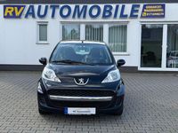 Gebraucht Peugeot 107 Active 68 PS (50 kW) 2012 Schwarz Kleinwagen