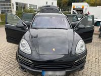 Second-hand Porsche Cayenne 245 CP (180 kW) 2012 Negru SUV
