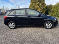 Gebraucht Mercedes B180 122 PS (89 kW) 2012 Schwarz Kleinwagen