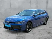 Gebraucht VW Passat R-line 272 PS (200 kW) 2024 Reef blue metallic Kombi