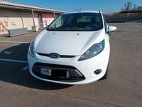 Gebraucht Ford Fiesta Trend 97 PS (71 kW) 2010 Weiß Kleinwagen