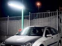 Gebraucht Ford Focus Ghia 115 PS (84 kW) 2001 Grau Kleinwagen