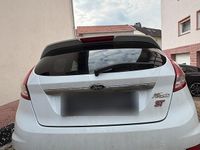 Gebraucht Ford Fiesta 101 PS (74 kW) 2014 Weiß Kleinwagen