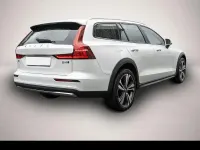 Gebraucht Volvo V60 CC Ultimate 197 PS (144 kW) 2024 Manufacturer Kombi