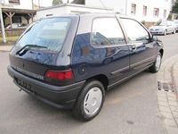 Gebraucht Renault Clio 54 PS (39 kW) 1991 Blau Kleinwagen