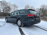 Gebraucht VW Passat 150 PS (110 kW) 2017 Andere farben Kombi