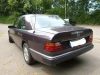 Gebraucht Mercedes E230 132 PS (97 kW) 1991 Violet Limousine