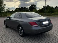 Gebraucht Mercedes E220 163 PS (119 kW) 2017 Grau Limousine