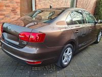 Gebraucht VW Jetta Comfortline 105 PS (77 kW) 2011 Braun Limousine