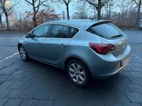 Gebraucht Opel Astra 130 PS (95 kW) 2013 Grau Limousine