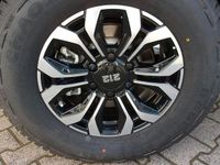 Neu BAW 212 166 PS (122 kW) 2026 Schwarz SUV