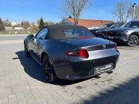 Gebraucht Mazda MX5 Ad'Vantage 132 PS (97 kW) 2022 Machine grey (metallic) Cabrio