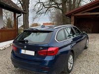 Gebraucht BMW 320 Sport Line 190 PS (139 kW) 2017 Blau Kombi