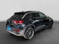 Second-hand VW T-Roc Life 110 CP (80 kW) 2023 Negru SUV