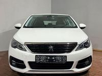 Gebraucht Peugeot 308 Active 131 PS (96 kW) 2021 Blanc banquise Limousine