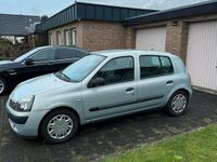 Gebraucht Renault Clio II 60 PS (44 kW) 2002 Silber Kleinwagen