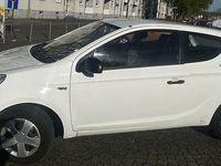 Gebraucht Hyundai i20 Edition 77 PS (56 kW) 2011 Weiß Kleinwagen